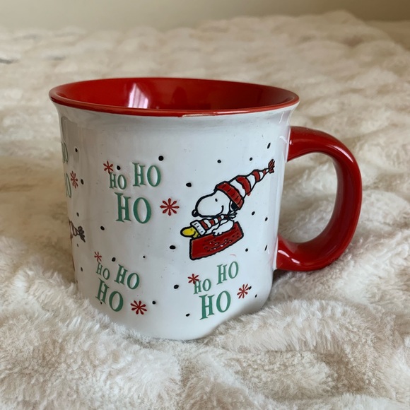Snoopy Christmas Mug - Picture 1 of 4